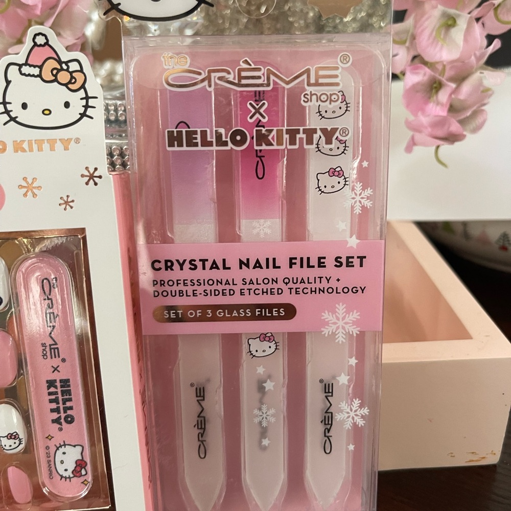 Hello kitty bundle - Picture 3 of 3